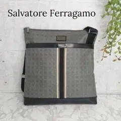 SalvatoreFerragamo サルヴァトーレフェラガモ ショルダーバッグ