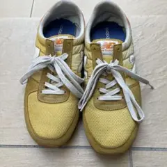 New Balance 220 イエロー/オレンジ スニーカー