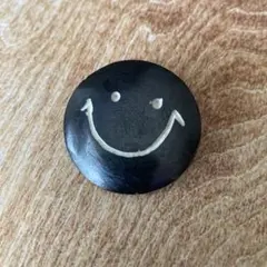 Smile ニコちゃん　バッチ　ブラックスマイル