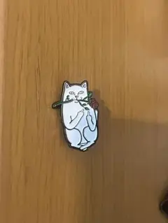 2025年最新】ripndip リップンディップ ピンバッジの人気