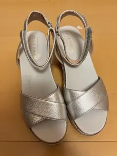 COLE HAAN シルバー クロスストラップ サンダル　22cm