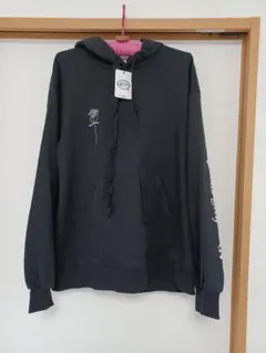 タグ付き　【新品・未使用】パーカー　黒