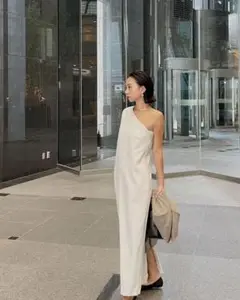 ETRE TOKYO ワンショルダーIラインワンピース　アイボリー