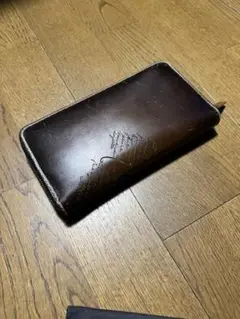 ベルルッティ イタウバ スクリットレザージップ長財布