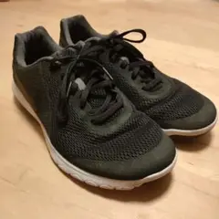 NIKE　黒　ブラック　メッシュ　メンズ　シューズ　28.5