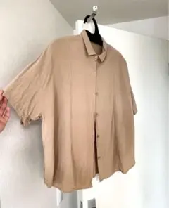 綿100％ プルオーバーブラウス シャツ カーキ色半袖 FREE SIZE
