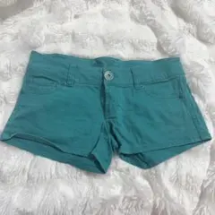 ターコイズブルー　デニムショートパンツ