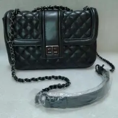 新品 美品 Donoban 黒いキルティングショルダーバッグ