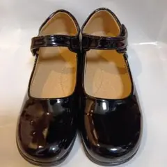 黒のストラップ付きエナメルフォーマルシューズ　キッズ　21cm