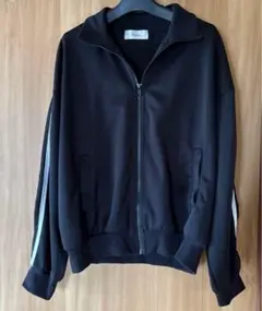 美品❣️アムリール スウェットジャンパー ブラック