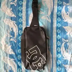 DC shoes ボディバッグ