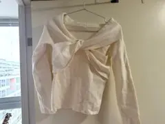 アイボリー オフショルダー ニットトップス