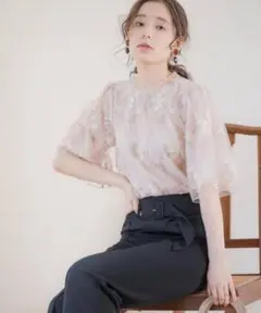 【値下げ】フローラルタイニー刺繍ブラウス
