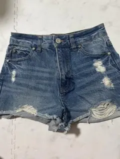 ギャル　ショートパンツ