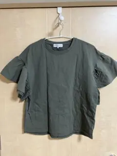 オリーブ色 フリル袖 Tシャツ