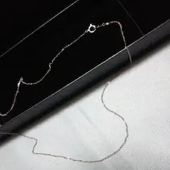 純プラチナスクリューネックレス