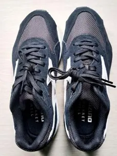 MIZUNO × MARGARET HOWELL スニーカー