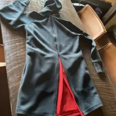 PUMA フード付きジッパーパーカー 黒赤