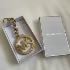 MICHAEL KORS ゴールドロゴチャーム 箱付き
