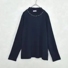 Tee Joy ハイネックニット　パールデザイン　ダークブルー　濃紺　やわらか