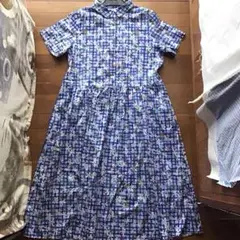 青と白の花柄 半袖ワンピース