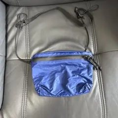 青いショルダーバッグ サコッシュ