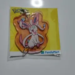 ポケモン　ニンフィア　アクリルキーホルダー
