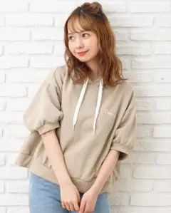 INGNI　スウェット胸ロゴボリューム袖パーカー半袖　ベージュ