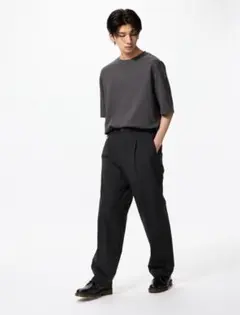 〜8/21価格✨UNIQLO タックワイドパンツ/ライト
