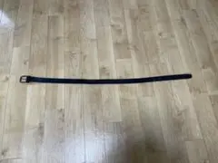 黒いメンズベルト テクスチャー仕上げ