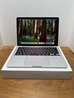 美品❗️MacBook Pro 2022 M2チップ　シルバー
