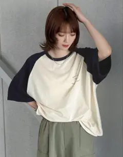 【シーインSHEIN】Tシャツ