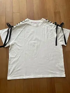WVC リボン付きホワイトTシャツ