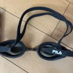 フィラ水泳スイミング黒ゴーグル