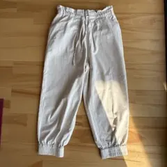 ホワイトパンツ