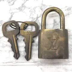 LOUISVUITTON ルイヴィトン パドロック 南京錠 チャーム 301