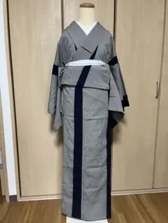 グレーとネイビーの小紋着物