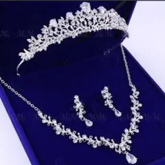 ☆3点セットイヤリング/ピアス・ネックレス・ティアラ結婚式キュービックジルコニア