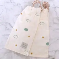 おりこうエプロン 雲 星 空 2枚 エプロン スタイ 保育園 給食