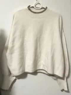 アイボリー クルーネック ニット