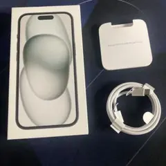 Apple iPhone 15 ブラックの箱とケーブル