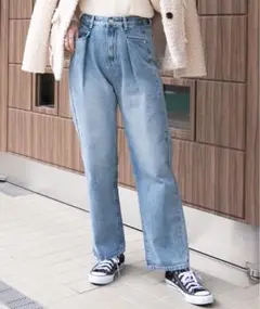タックデニムパンツ　ライトインディゴブルー
