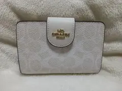 COACH　 二つ折り財布　ミディアム　 ホワイト