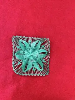 カラフルなニャンドゥティレース　刺繍　四角モチーフ