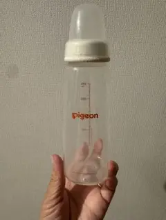 Pigeon スリムタイプ　哺乳瓶 240ml