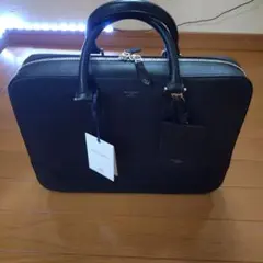 新品PELLE MORBIDA 自立型ブラック スリムビジネスバッグ