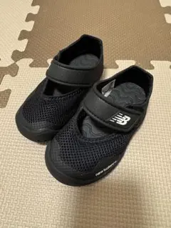 New Balance ブラック ベビーサンダル　13.5