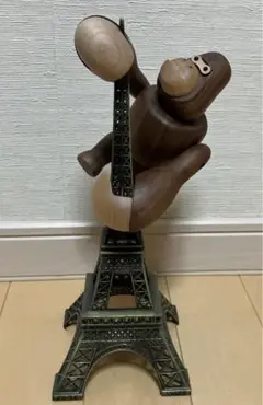木製　ゴリラ　エッフェル塔