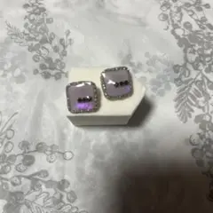紫色 スクエア型 ピアス