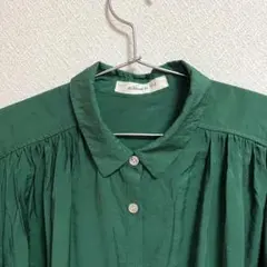 as know as チュニック ブラウス　光沢 グリーン 体型カバー